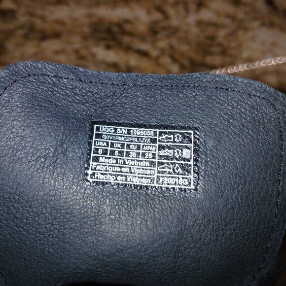 *NWOB* UGG Women's Jaxon  Black Cuffed Lace Up Heeled Ankle Booties - Picture 8 of 8